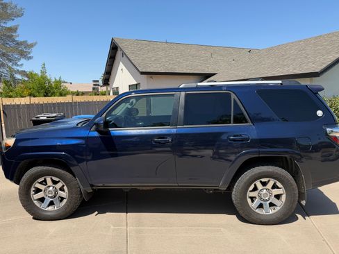 Used 2014 Toyota 4Runner Trail AWD/4WD image 4