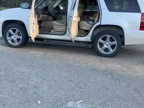 Used 2013 Chevrolet Tahoe LTZ image 15