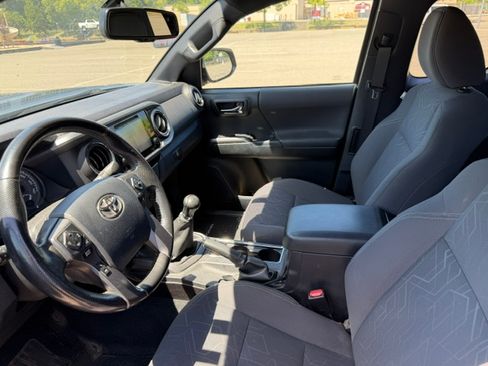 Used 2016 Toyota Tacoma TRD Sport w/ Towing Package AWD/4WD image 14