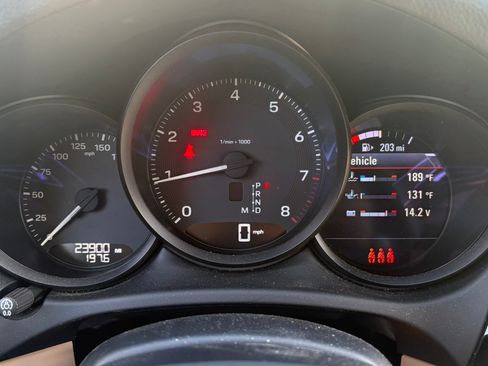 Used 2023 Porsche Macan Turbo AWD/4WD image 5