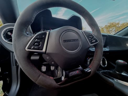 Used 2019 Chevrolet Camaro ZL1 image 21