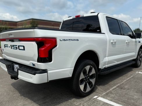 Used 2024 Ford F150 Lightning Platinum image 10