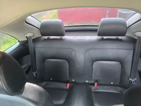 Used 2009 Volkswagen Beetle Coupe image 12