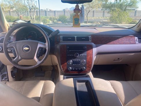 Used 2012 Chevrolet Suburban LT w/ Luxury Package image 11