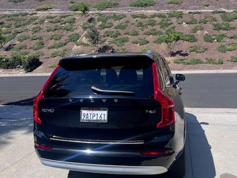 Used 2022 Volvo XC90 T6 Momentum w/ Climate Package image 8