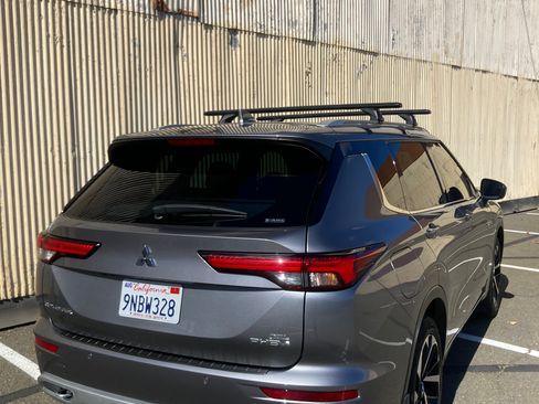 Used 2023 Mitsubishi Outlander SEL image 8