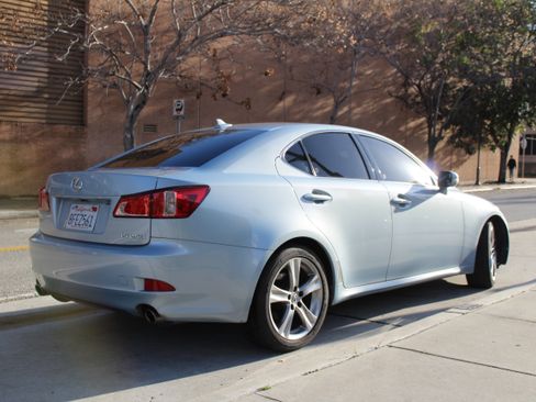 Used 2011 Lexus IS 250 w/ Premium Pkg Value Edition image 4