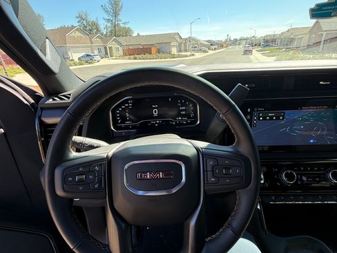 Used 2024 GMC Sierra 2500 AT4 w/ Technology Package image 12