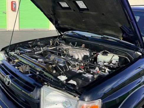 Used 2001 Toyota 4Runner SR5 w/ Sport Pkg RWD image 13