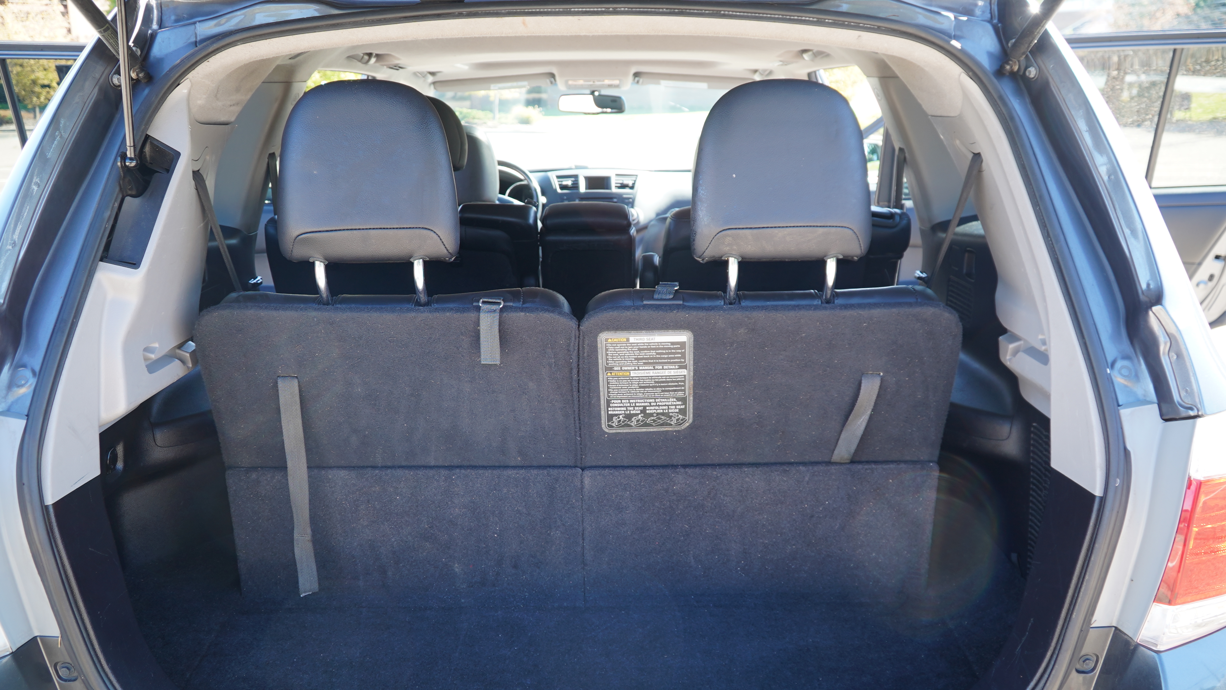 Used 2011 Toyota Highlander SE w/ Tow Pkg AWD/4WD image 12