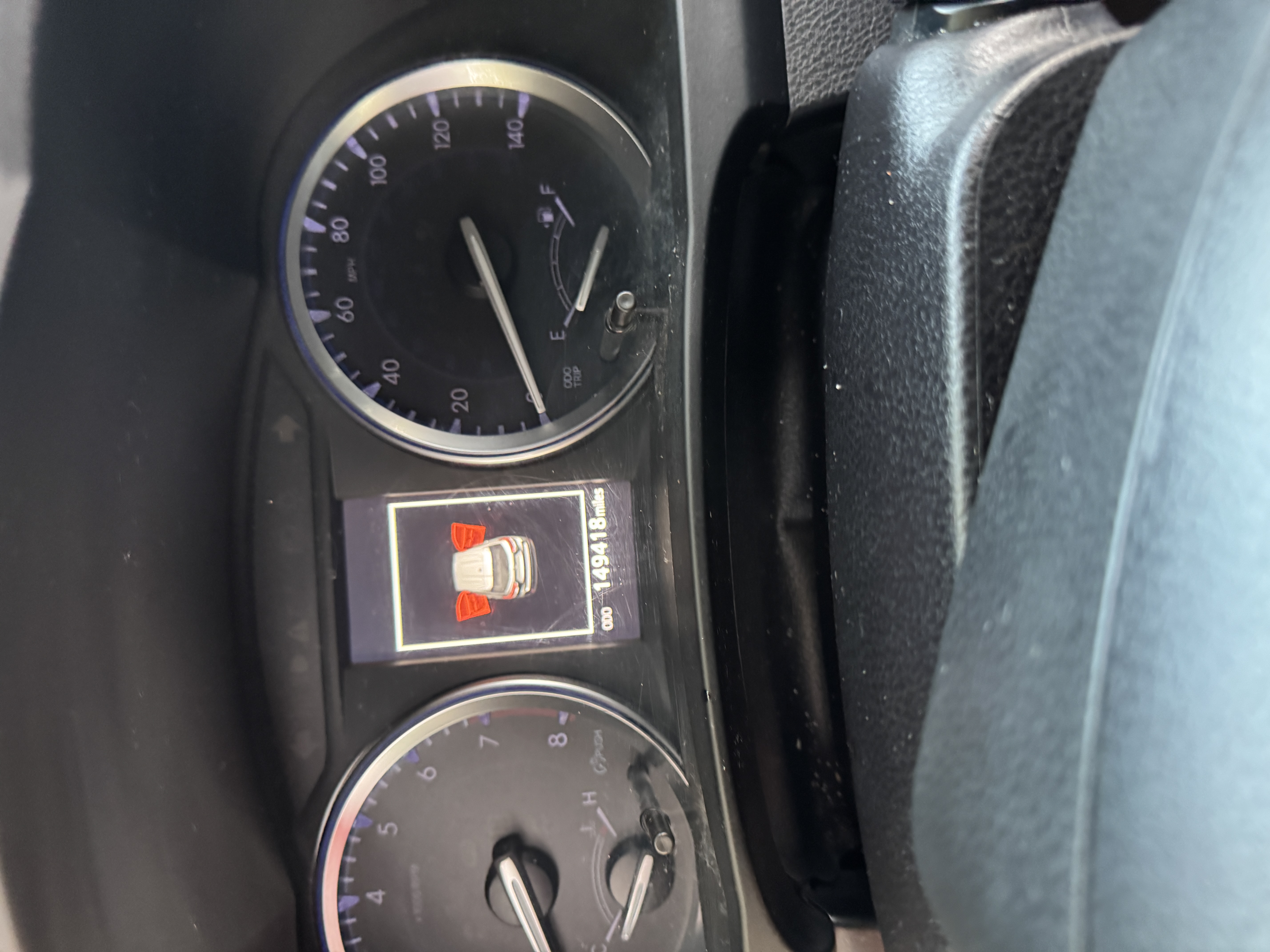 Used 2019 Toyota Highlander XLE FWD image 11