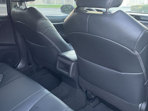 Used 2019 Toyota Camry SE w/ Carpet Mat Package image 23