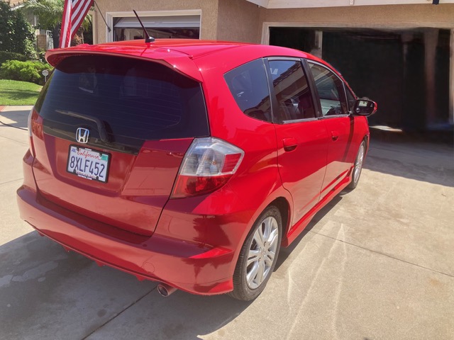 Used 2011 Honda Fit Sport image 2