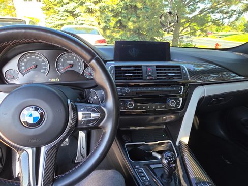 Used 2018 BMW M4 Coupe RWD image 9
