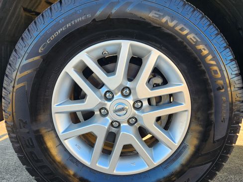 Used 2015 Nissan Frontier SV image 10