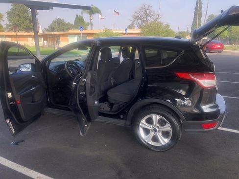 Used 2016 Ford Escape SE image 5