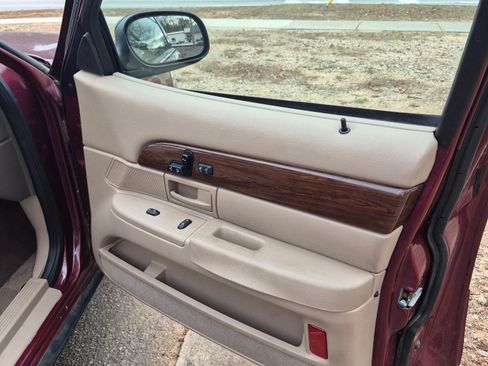 Used 2004 Mercury Grand Marquis LS image 5