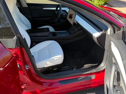 Used 2022 Tesla Model 3 Performance image 17