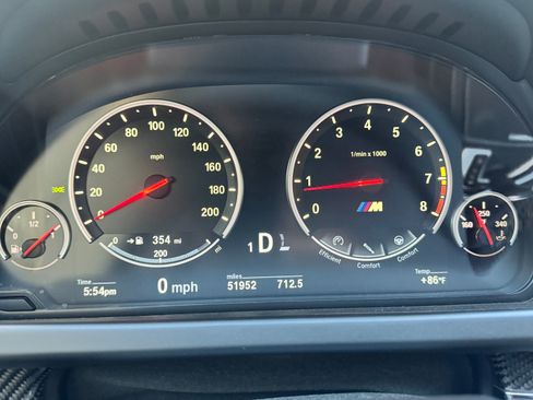 Used 2016 BMW M6 Convertible image 9