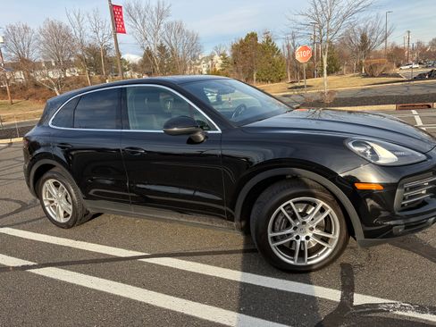 Used 2021 Porsche Cayenne image 5