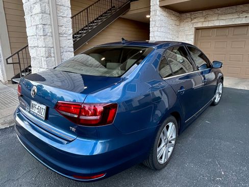 Used 2017 Volkswagen Jetta SEL image 4