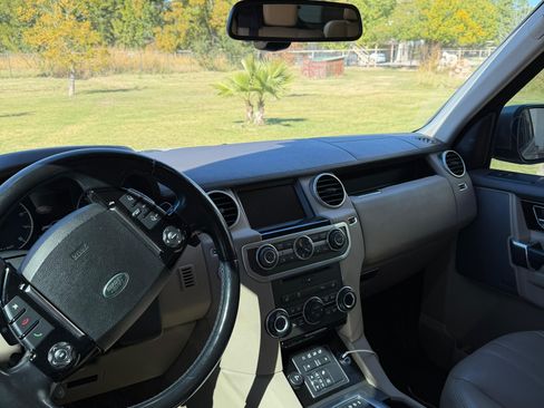 Used 2016 Land Rover LR4 HSE Silver Edition image 6