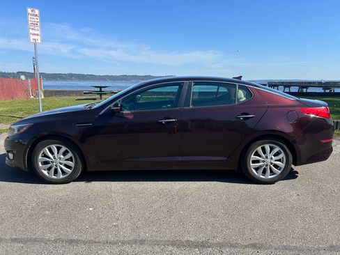 Used 2015 Kia Optima LX FWD image 2