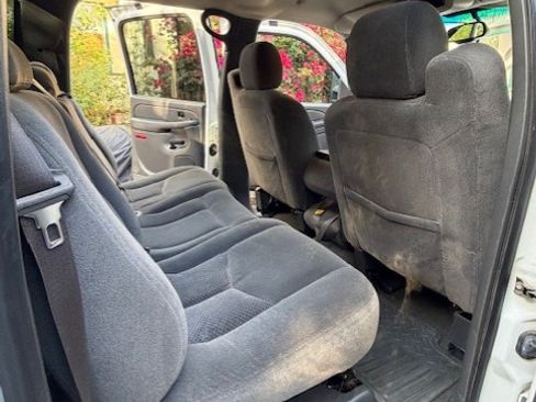 Used 2005 Chevrolet Silverado 2500 LS w/ Heavy-Duty Power Package image 21