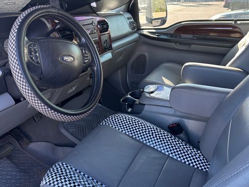 Used 2006 Ford F350 XL image 11