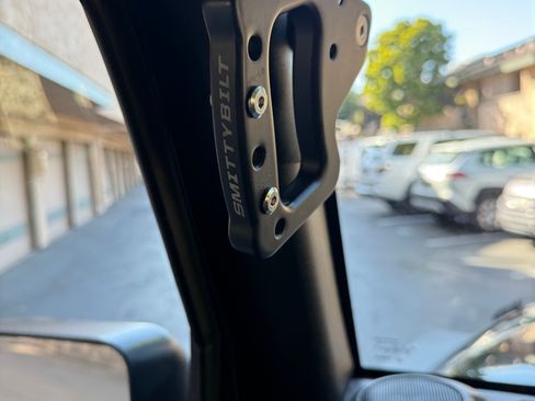 Used 2016 Jeep Wrangler Sport w/ Connectivity Group image 2