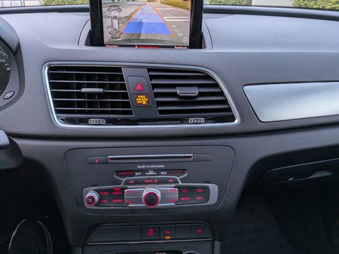 Used 2016 Audi Q3 2.0T Premium Plus w/ Technology Package image 18