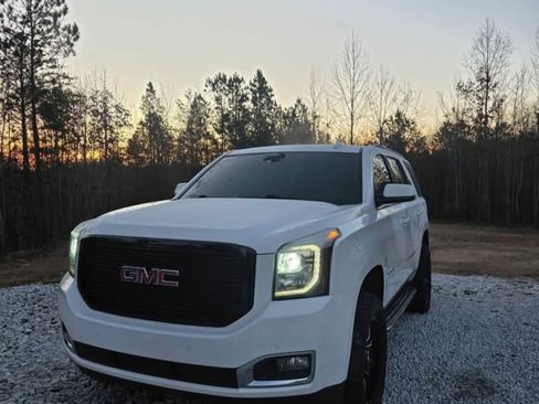 Used 2017 GMC Yukon SLT image 9