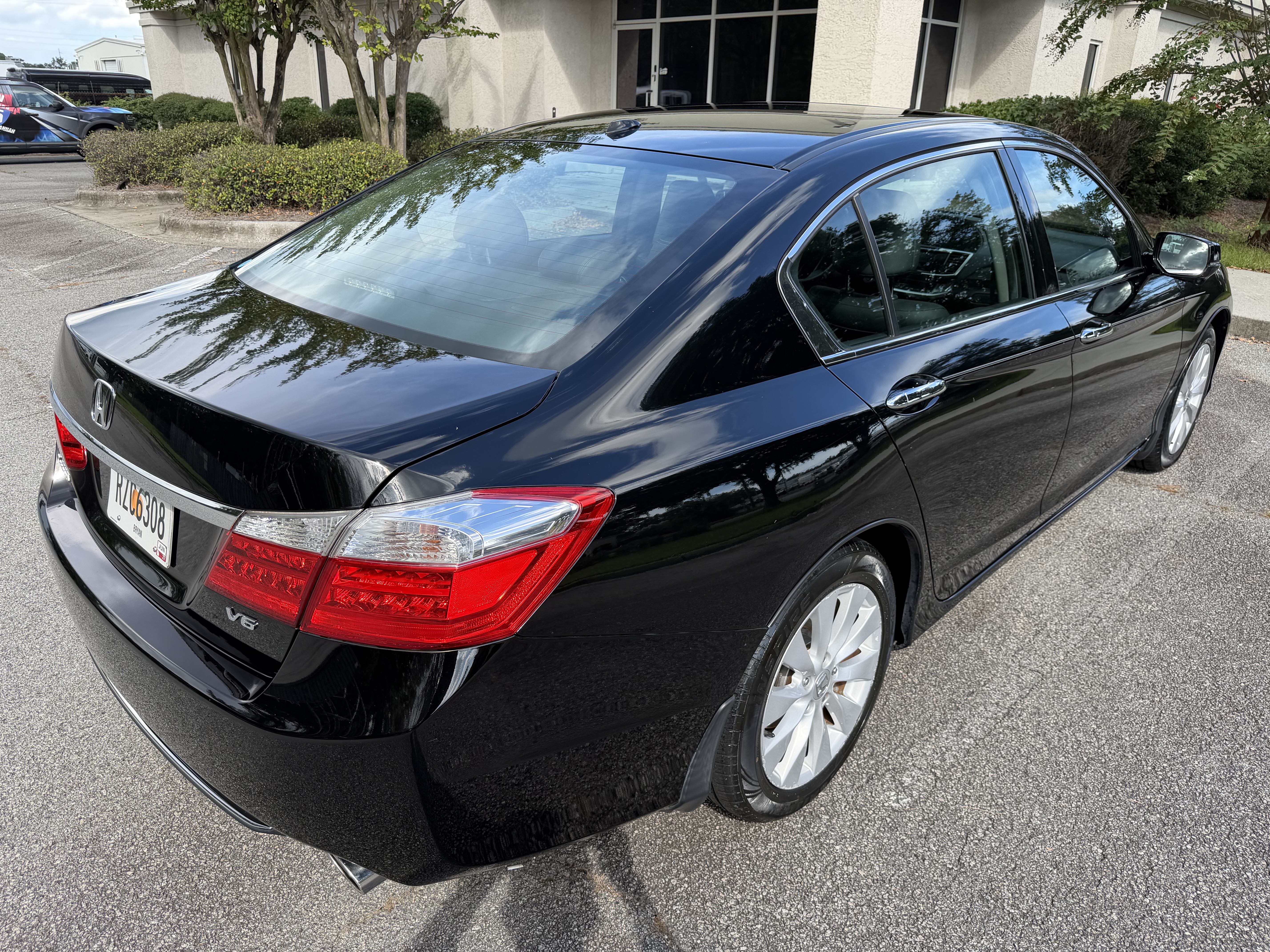 Used 2015 Honda Accord EX-L image 10