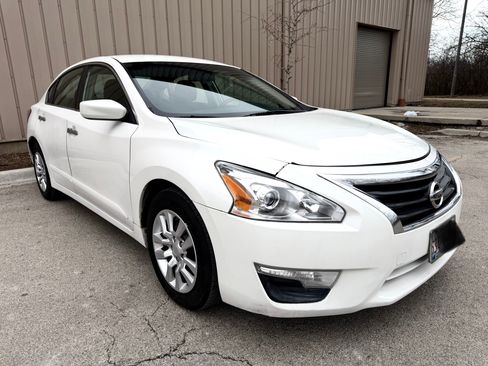 Used 2013 Nissan Altima 2.5 S image 2
