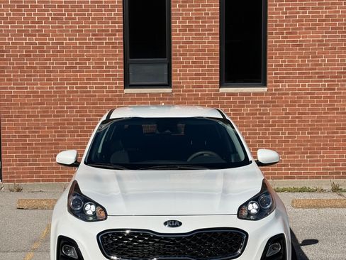 Used 2021 Kia Sportage LX image 2