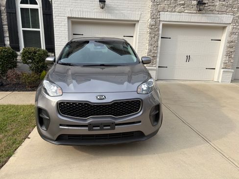 Used 2019 Kia Sportage LX FWD image 2