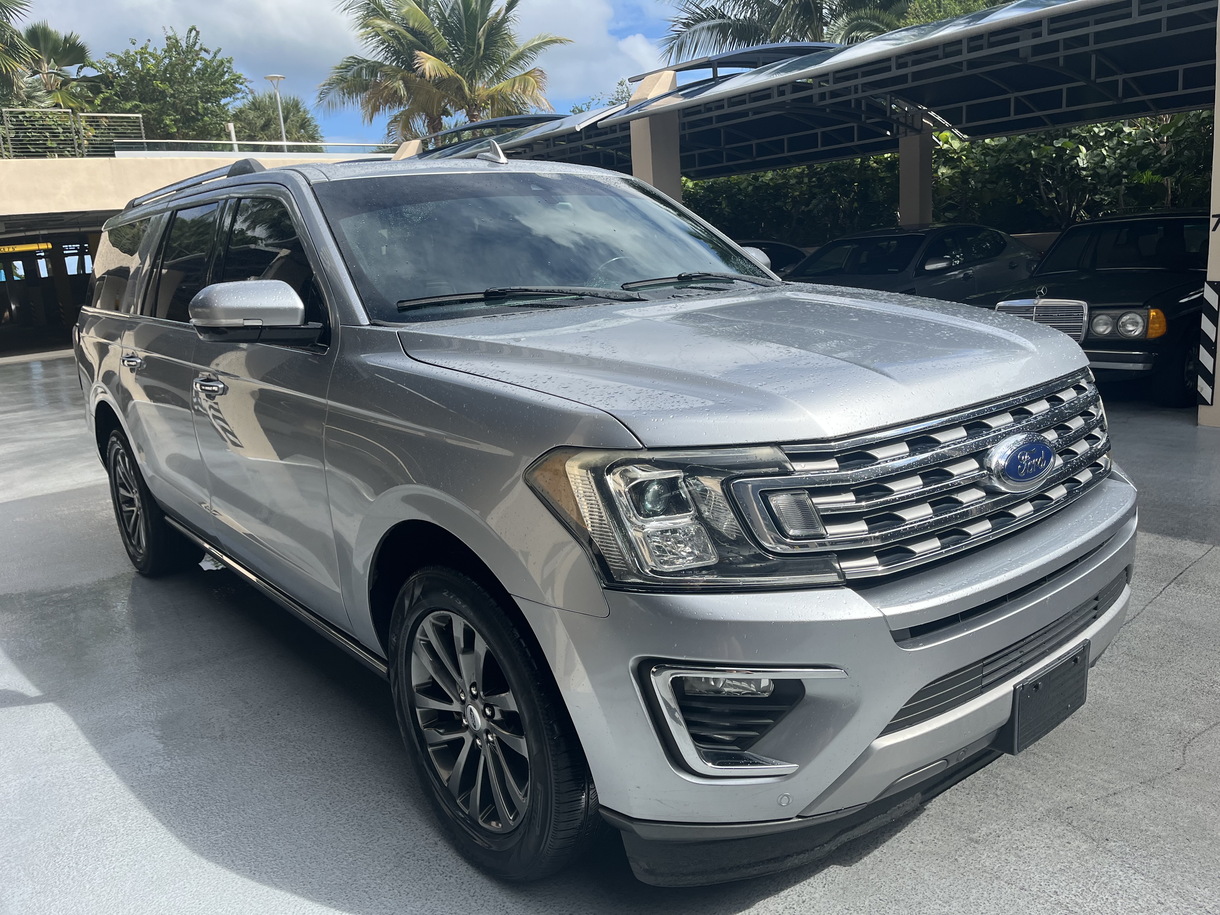 Used 2020 Ford Expedition Max Limited RWD image 1