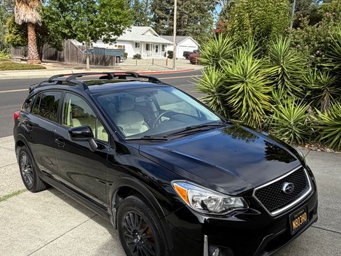 Used 2016 Subaru Crosstrek 2.0i Premium w/ Moonroof Package AWD/4WD image 9