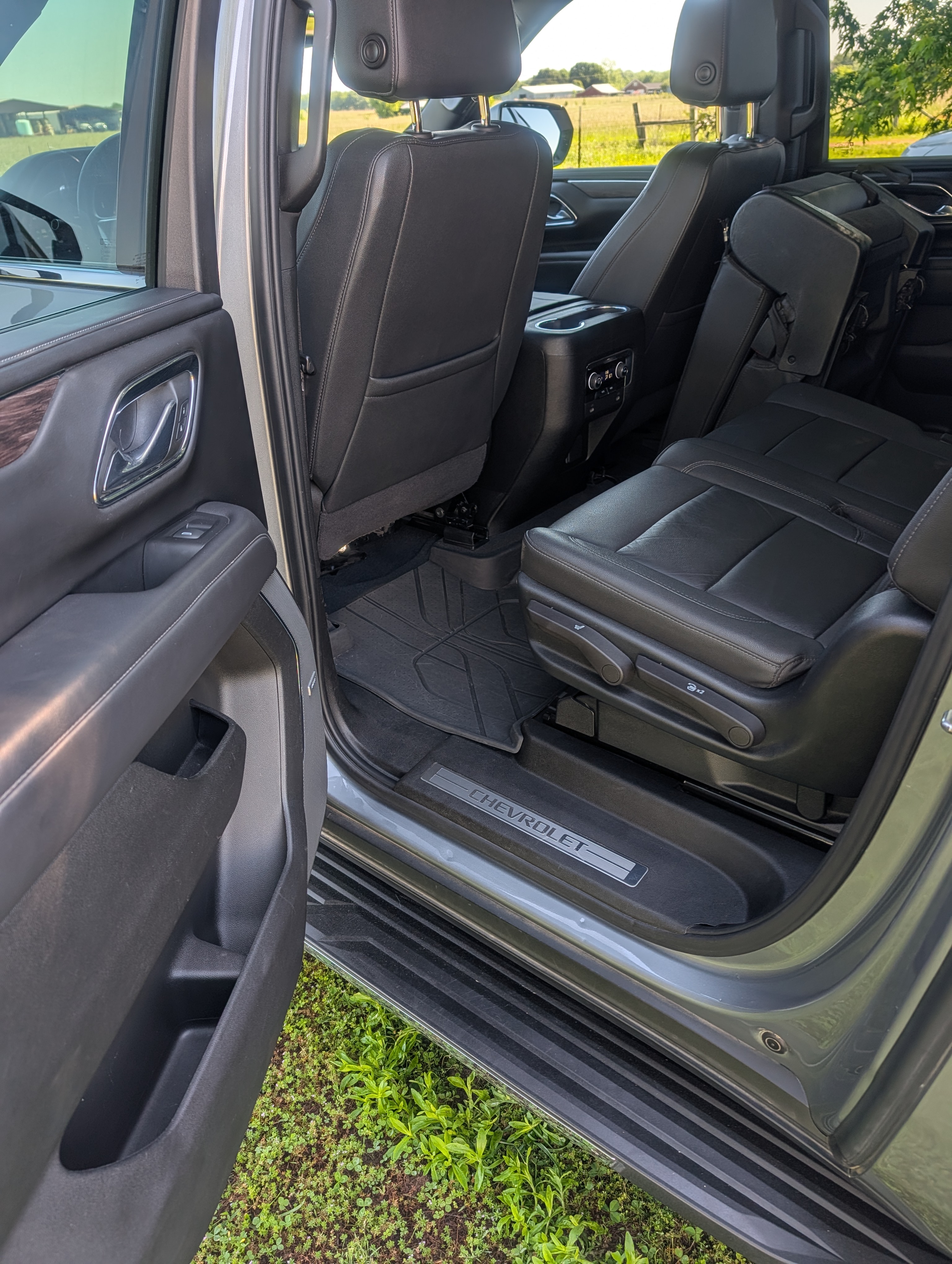 Used 2023 Chevrolet Suburban LT AWD/4WD image 6