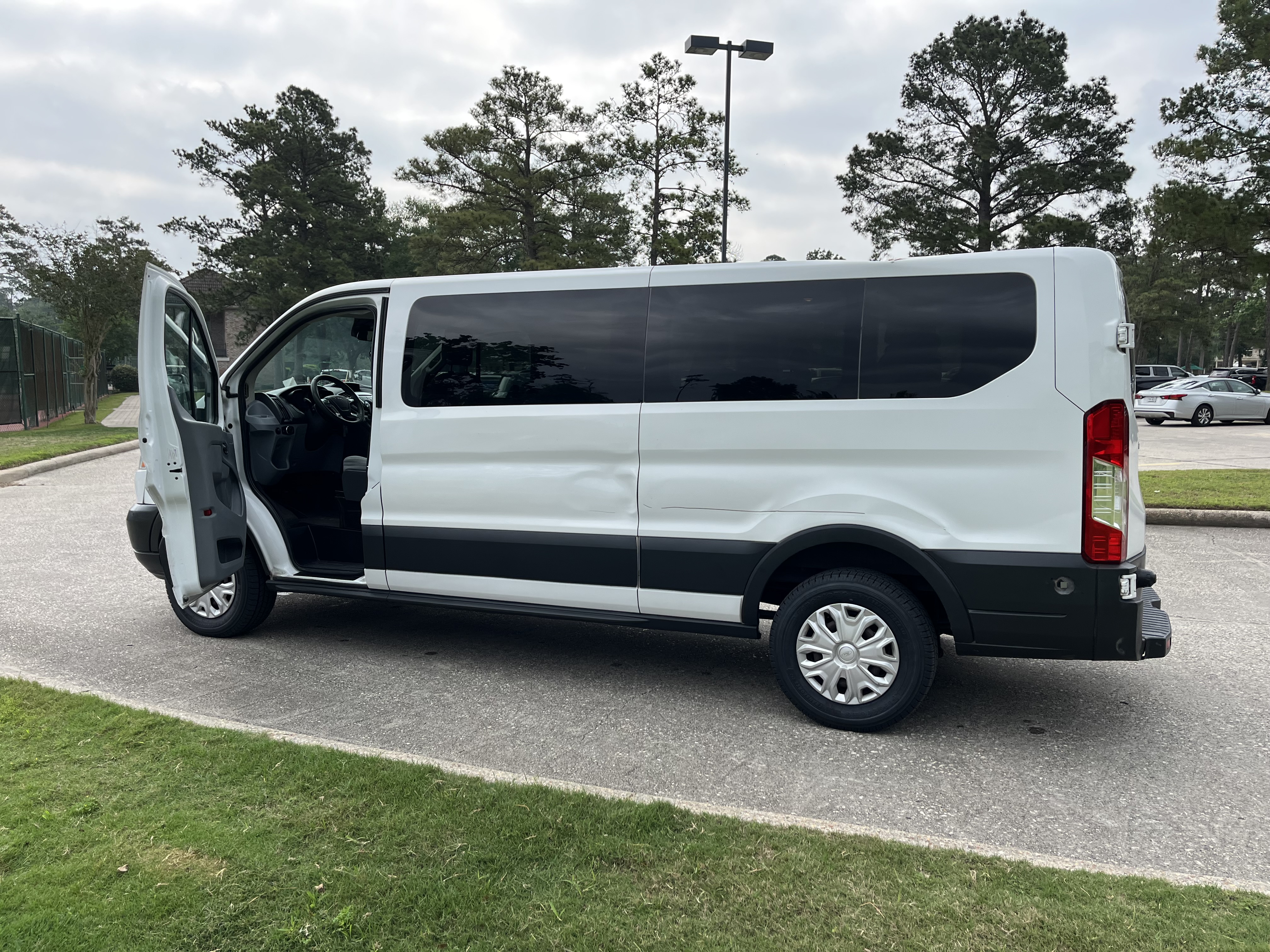Used 2016 Ford Transit 350 XLT RWD image 19