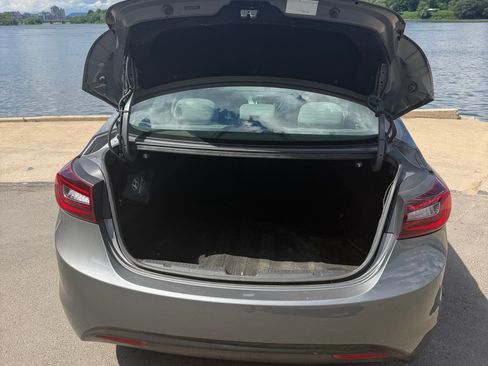 Used 2013 Hyundai Elantra GLS w/ Preferred Pkg FWD image 15