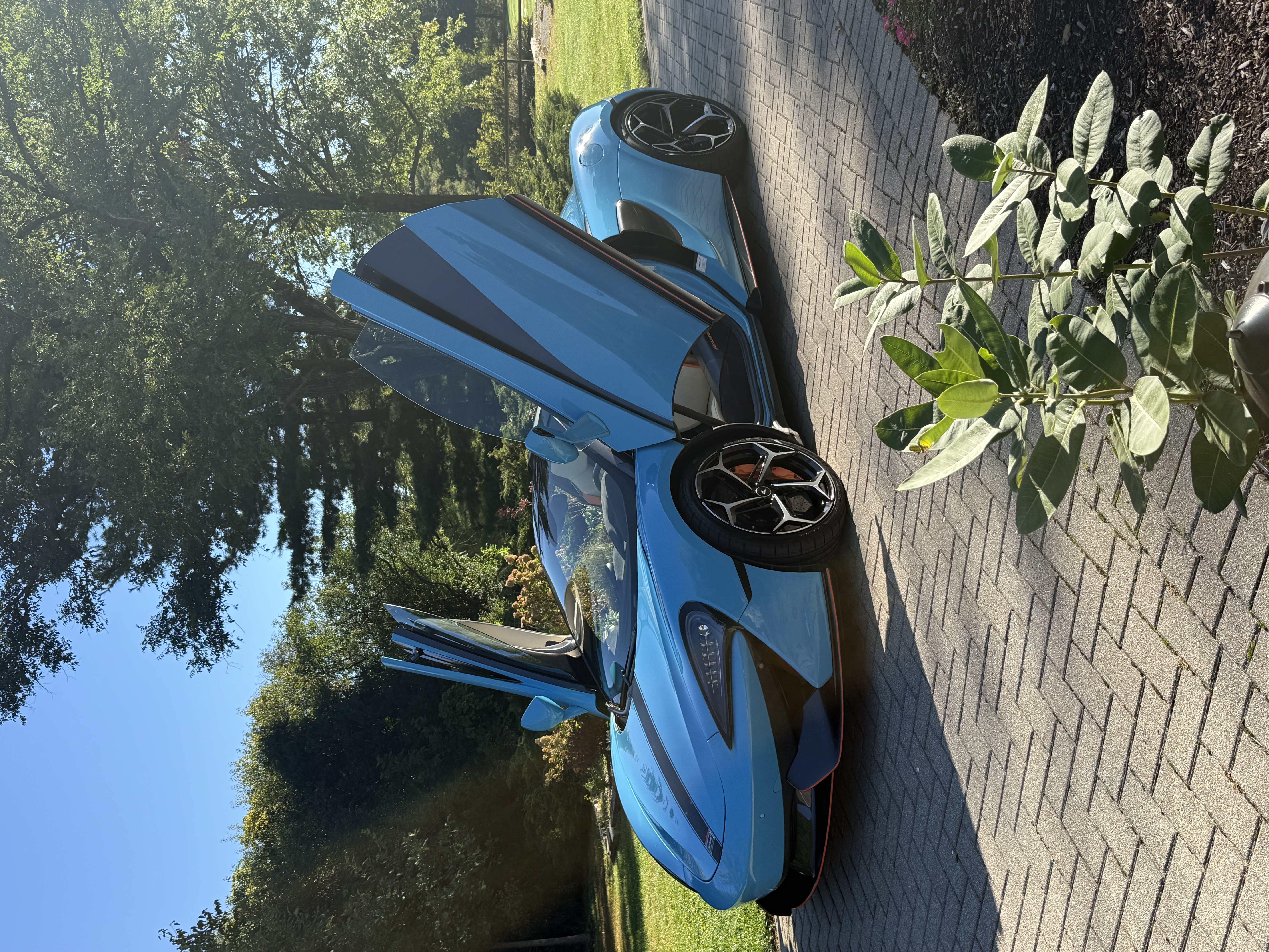 Used 2018 McLaren 570S Spider RWD image 5