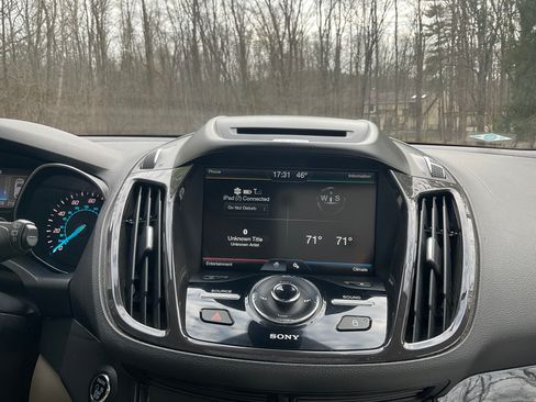 Used 2015 Ford Escape Titanium image 10