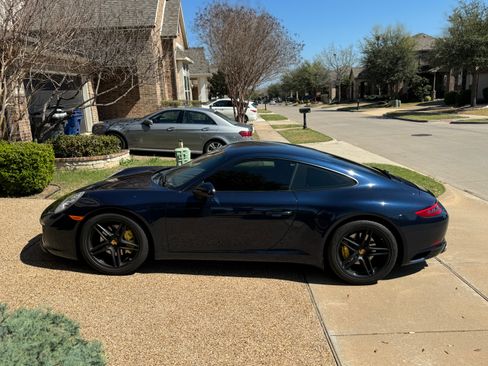 Used 2017 Porsche 911 Carrera image 4