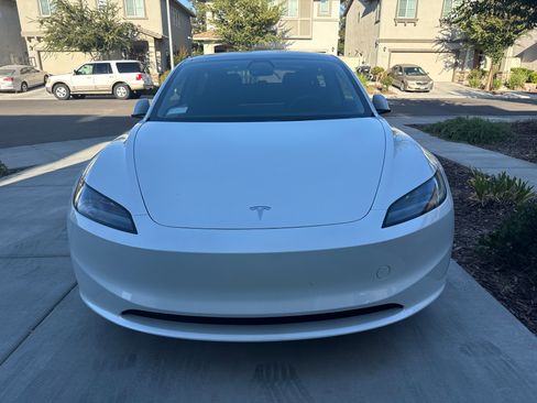 Used 2025 Tesla Model 3 Long Range image 2