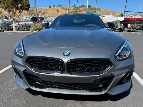 Used 2025 BMW Z4 M40i w/ Edition RWD image 2