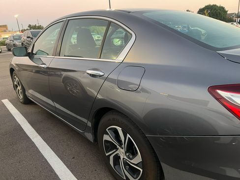 Used 2017 Honda Accord LX image 13
