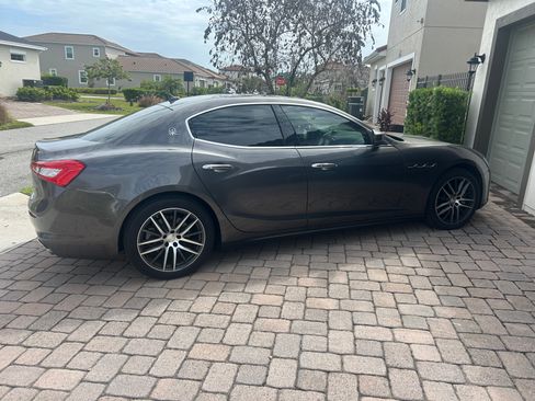 Used 2018 Maserati Ghibli RWD image 2