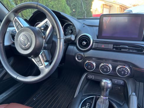 Used 2022 MAZDA MX-5 Miata RF Grand Touring w/ Weather Package image 10