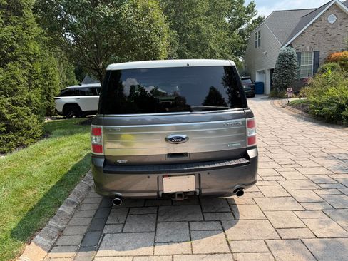 Used 2010 Ford Flex Limited AWD/4WD image 9